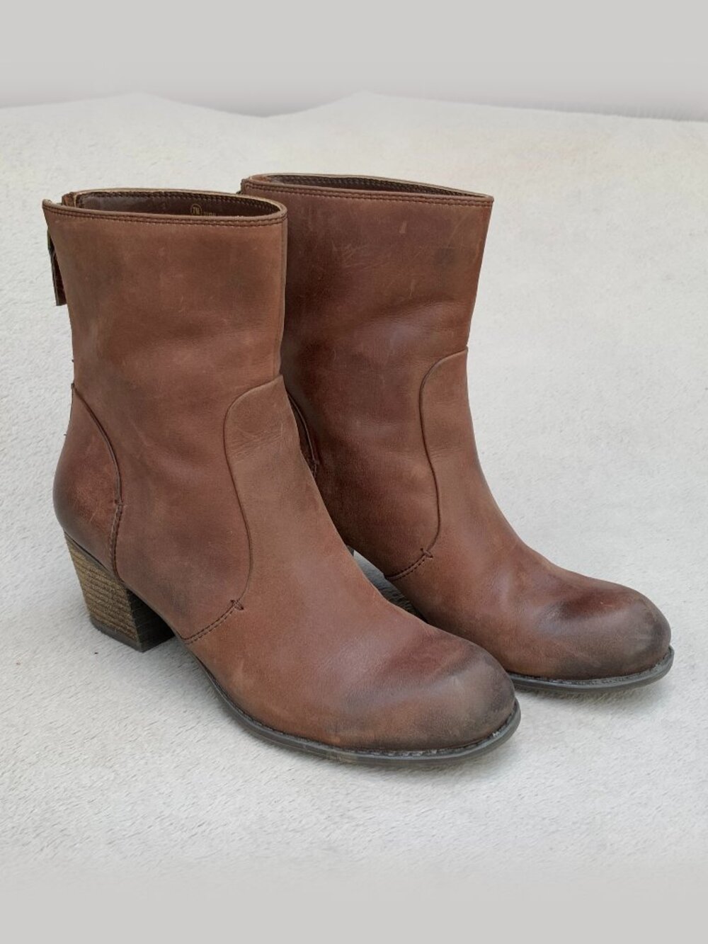 Crown Vintage Genuine Leather Burnished Toe Stacked Block Heel Booties Sz7